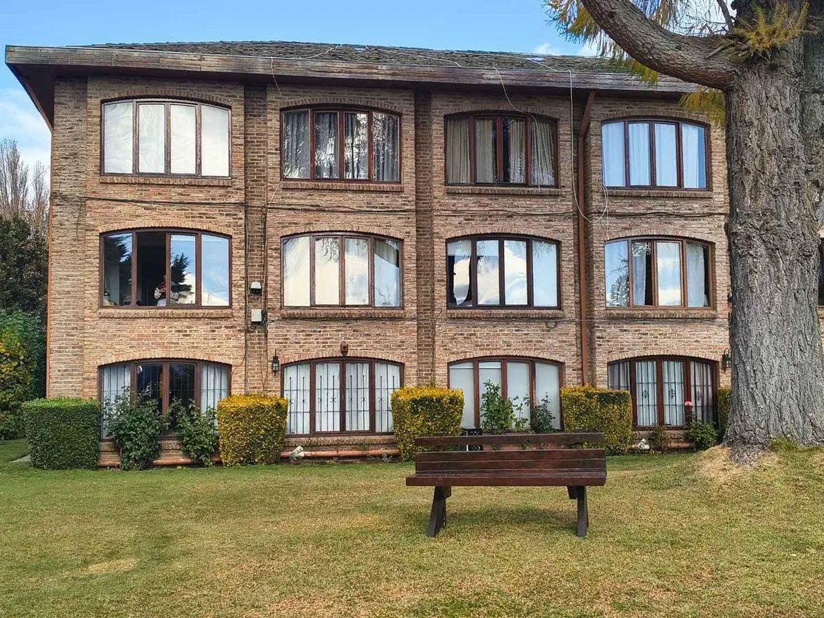 Monoambiente con vista al Lago en B° Belgrano 4