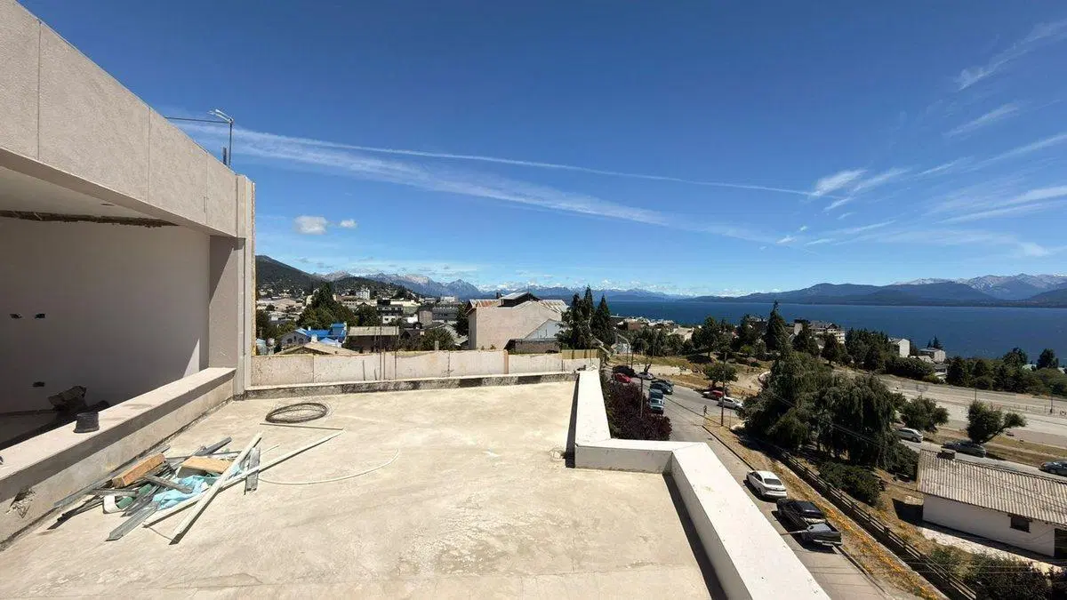 DEPARTAMENTO DE CATEGORIA VISTA PANORAMICA AL LAGO 2