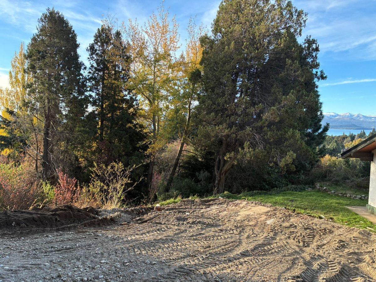 Venta de lote en PH con vista al lago