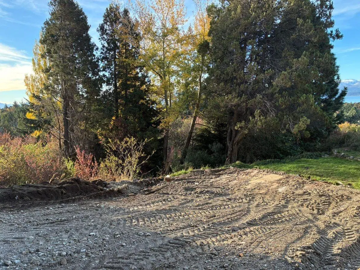 Venta de lote en PH con vista al lago 3