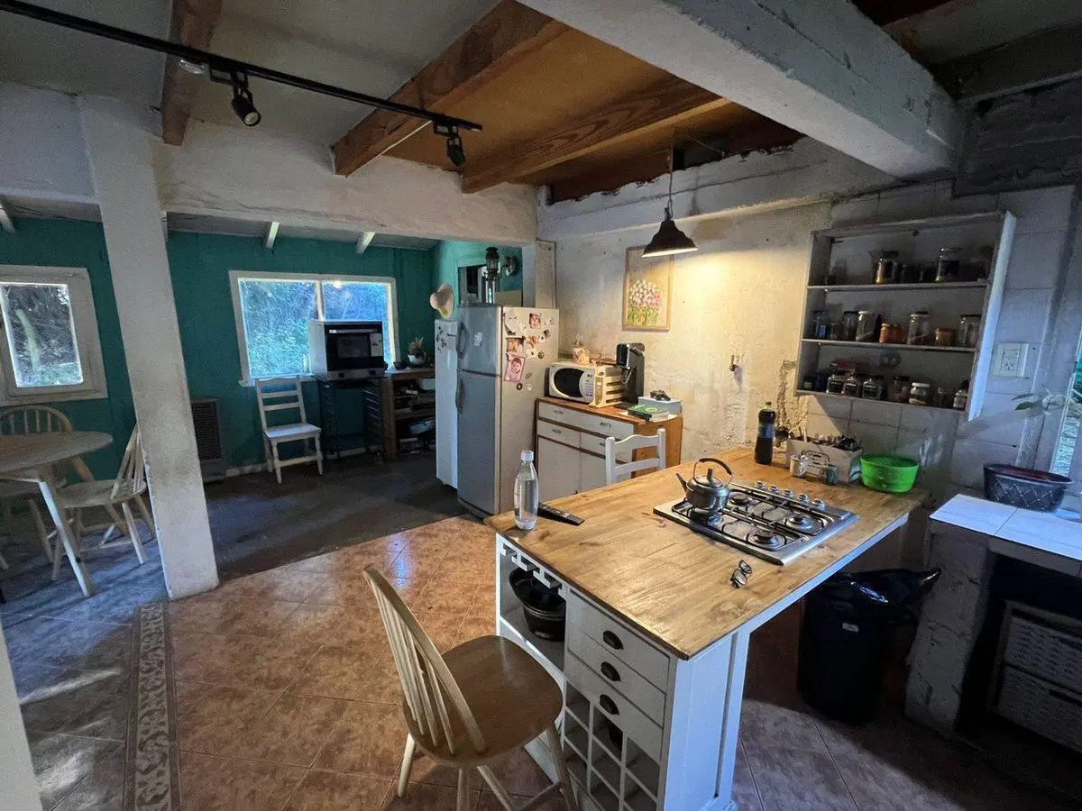 CASA EN AMPLIO LOTE A METROS DEL LAGO MORENO 5
