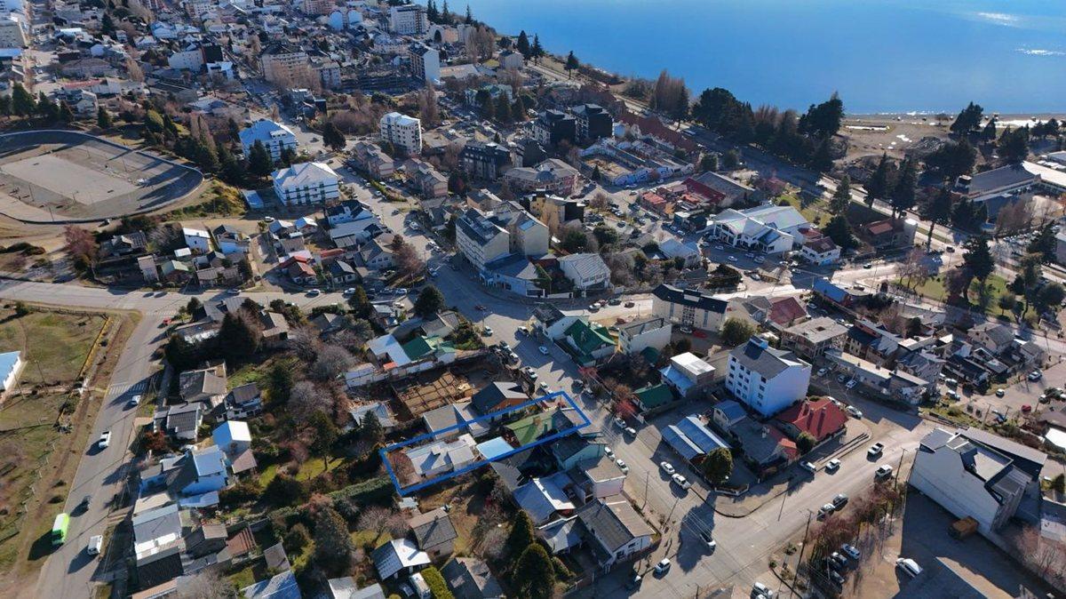 VENTA TRES CASAS AV. MITRE BARILOCHE
