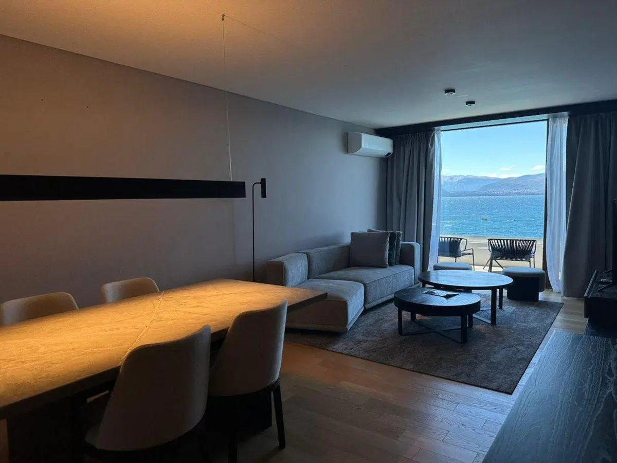 Capitalinas Depto Premium Costa del Lago Bariloche 3