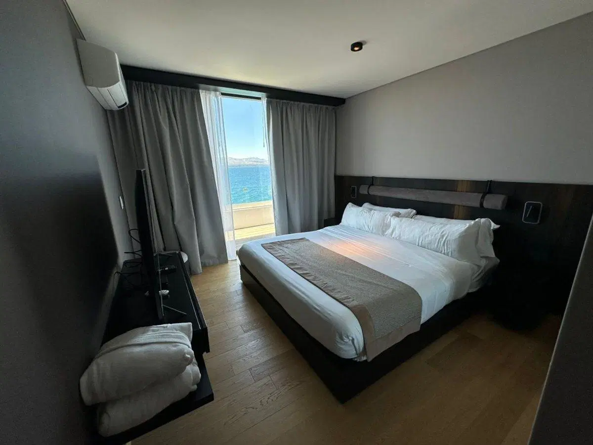 Capitalinas Depto Premium Costa del Lago Bariloche 2
