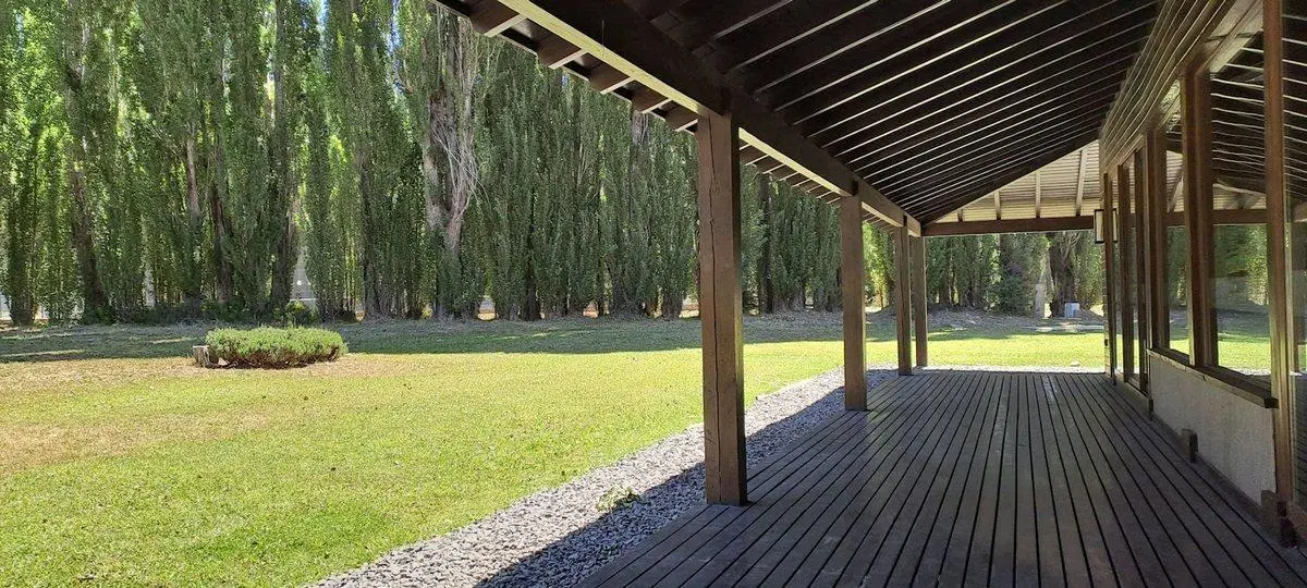 AMPLIO LOTE PLANO EN VENTA DOS VALLES BARILOCHE 2