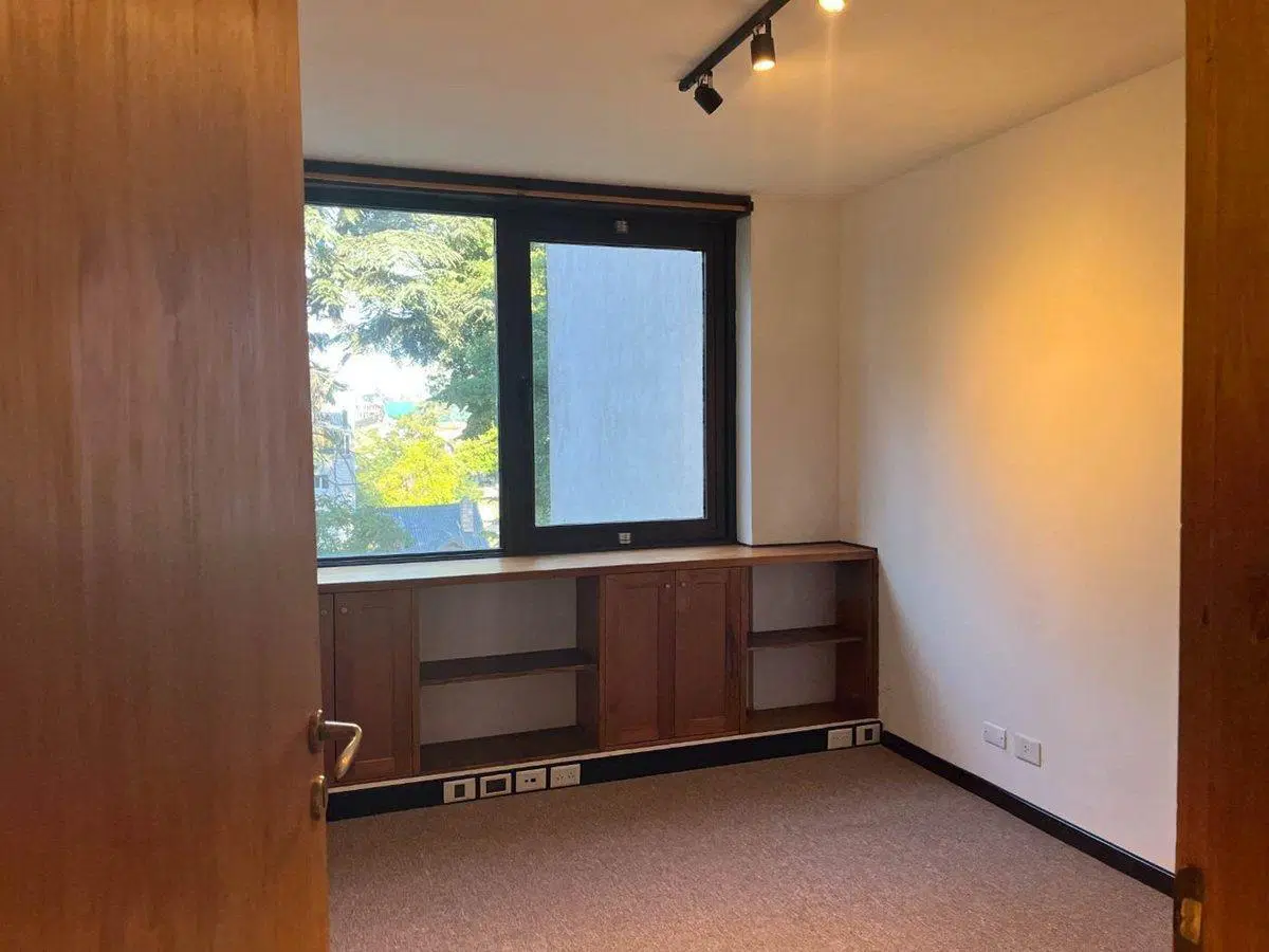 2 OFICINAS EN ALQUILER CON COCHERA CALLE PASO 4