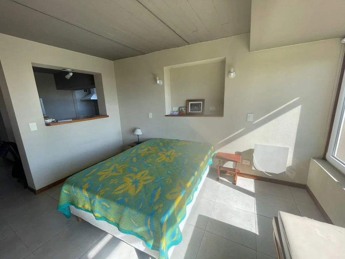 se vende monoambiente con vista al lago en melipal 5