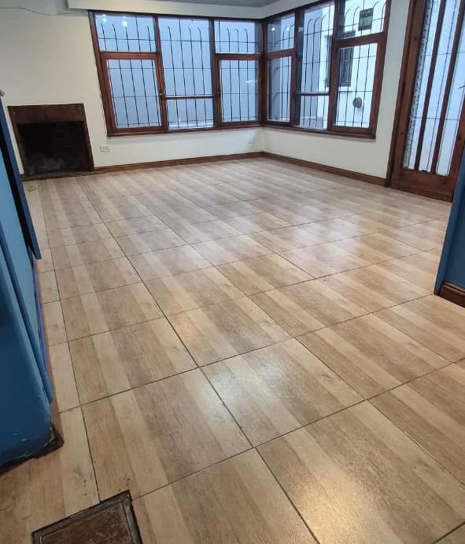CASA AMPLIA EN EL CENTRO
