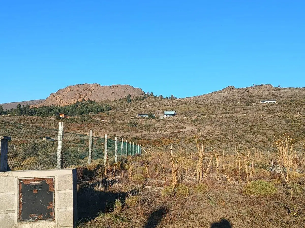 LOTE CON  VISTAS, CERCADO Y PROYECTO APROBADO 4