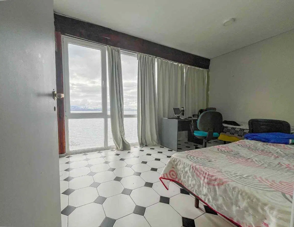 Local en venta Bariloche centro con vista al lago 4