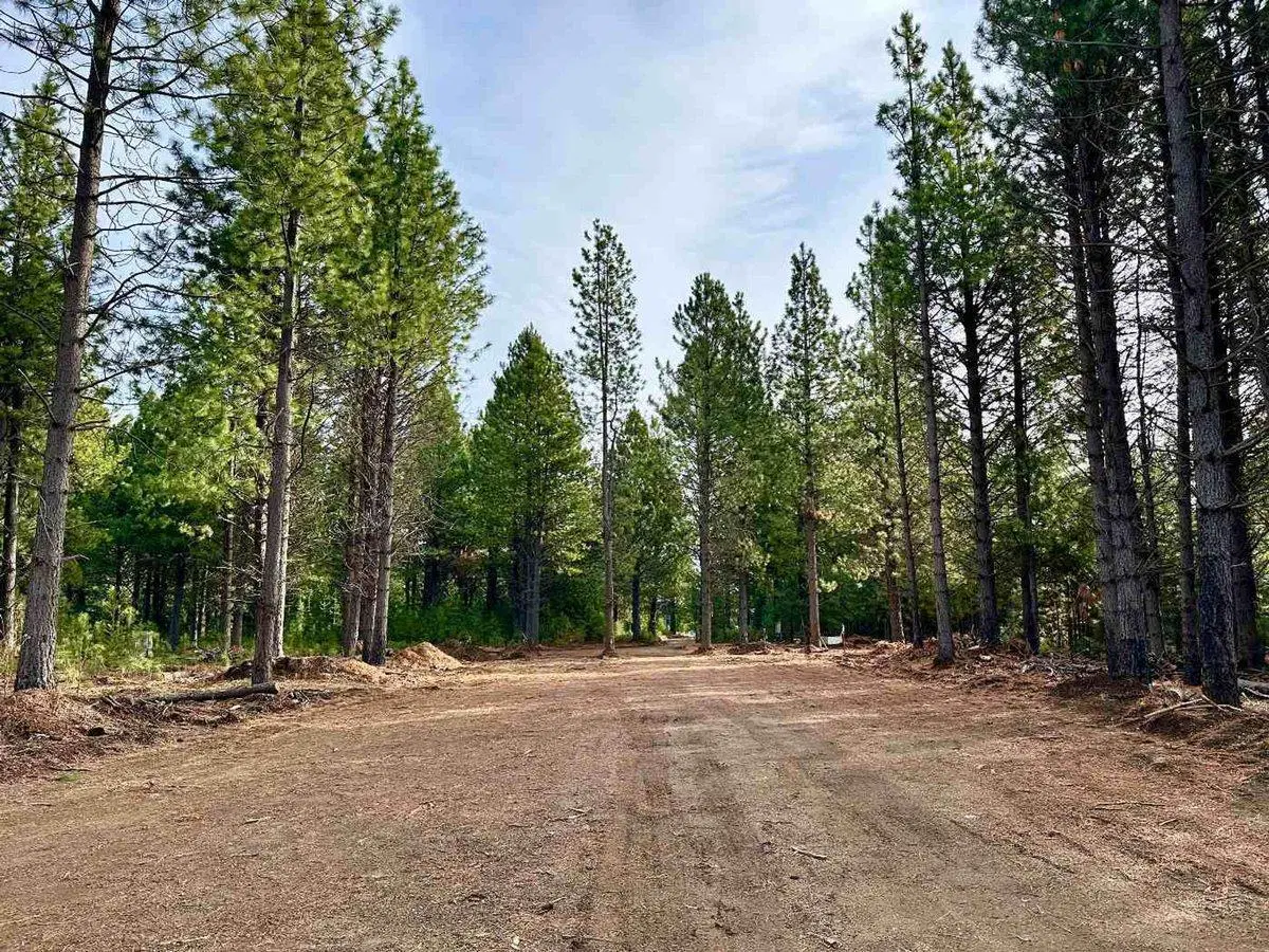 HERMOSO LOTE PLANO EN CLUB DE CAMPO DOS VALLES 3