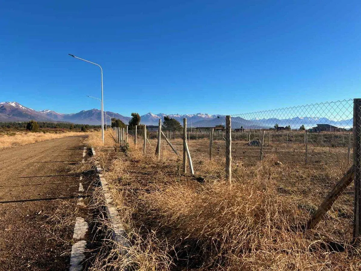 VENTA LOTE BARRIO COIRONES BARILOCHE ALAMBRADO 3