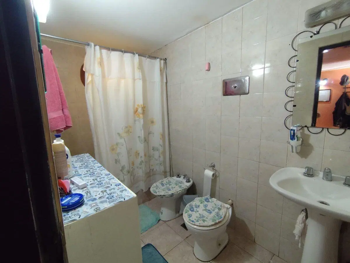Casa con Lote amplio en zona industrial 3
