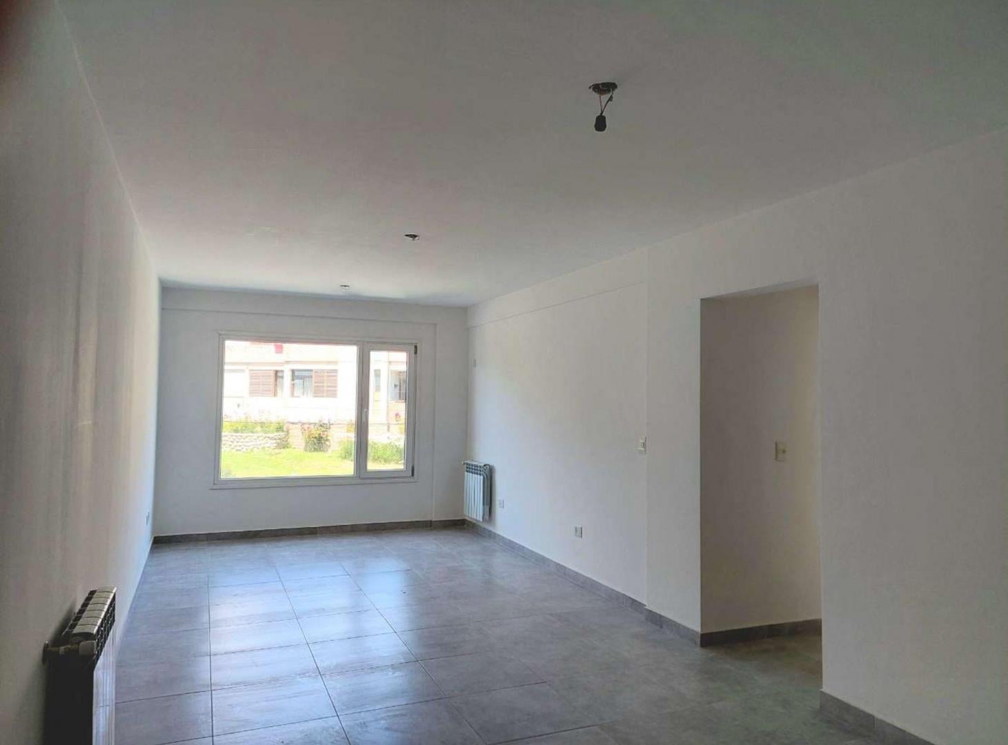 Alquiler dpto habitación en suite con cochera