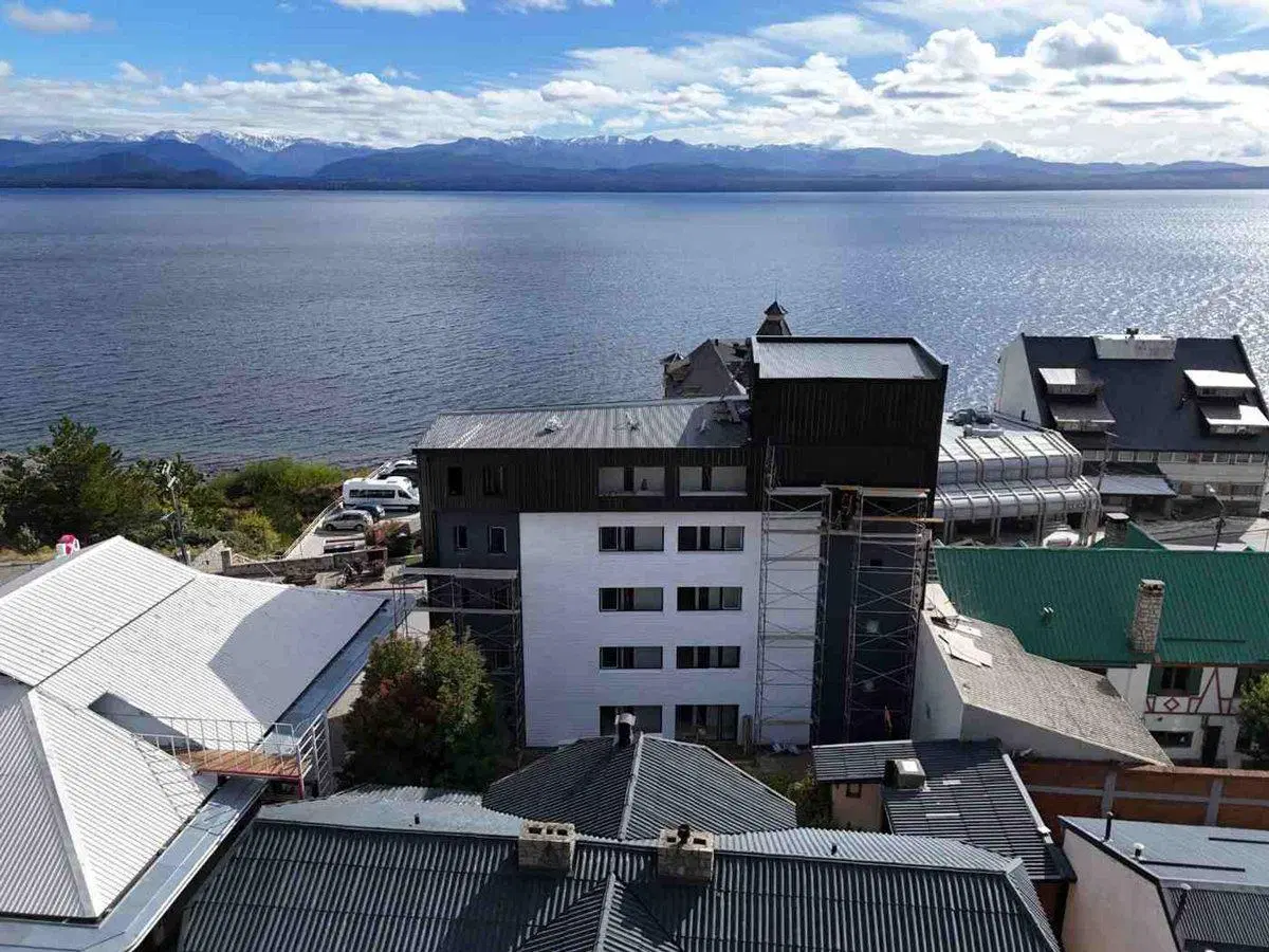 Departamento céntrico con plena vista al lago. 2