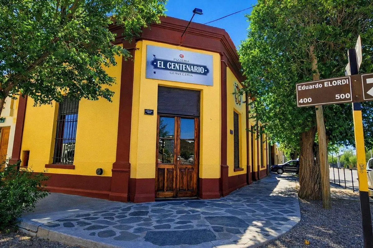 VENTA PROPIEDAD HISTORICA EN JACOBACCI 2
