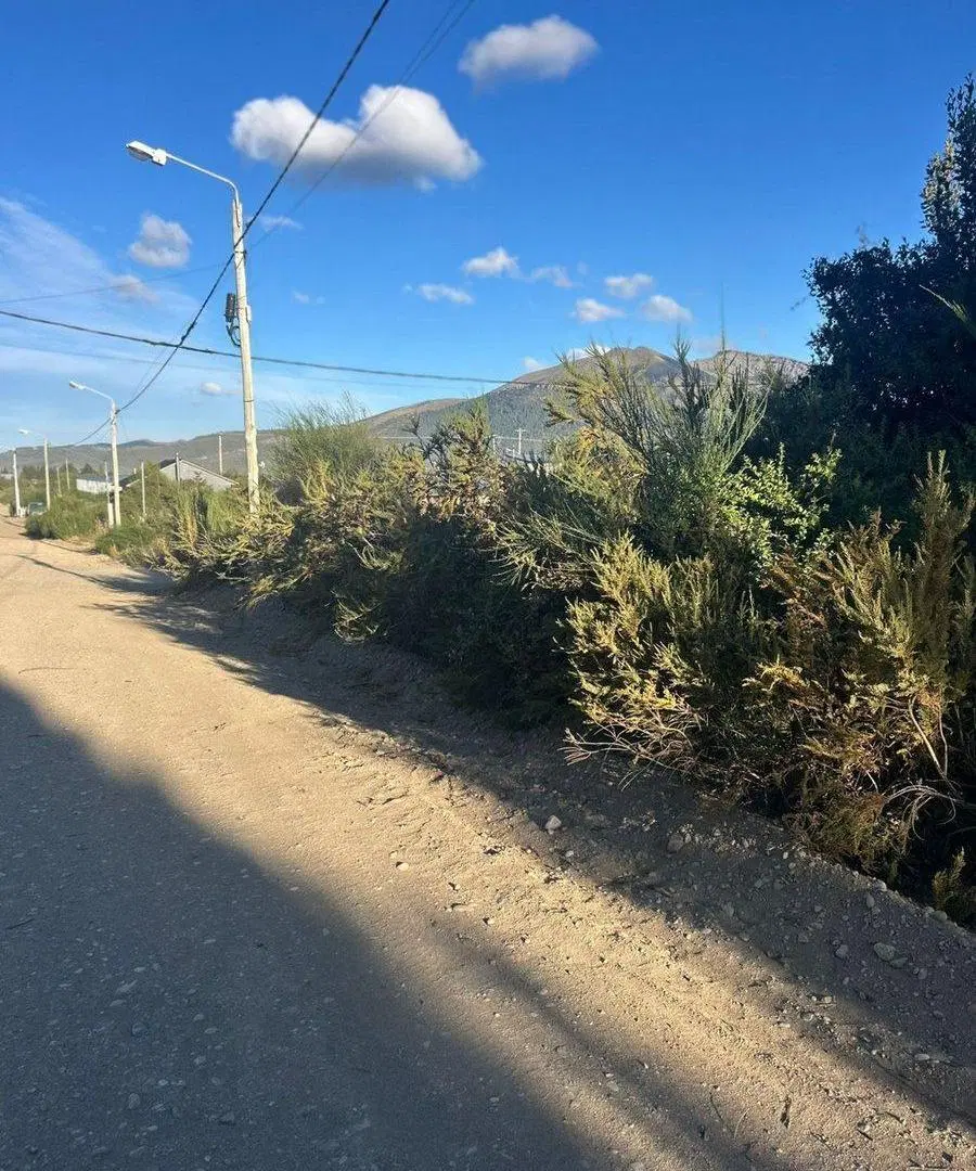 Lote con mejoras en Valle Azul 3