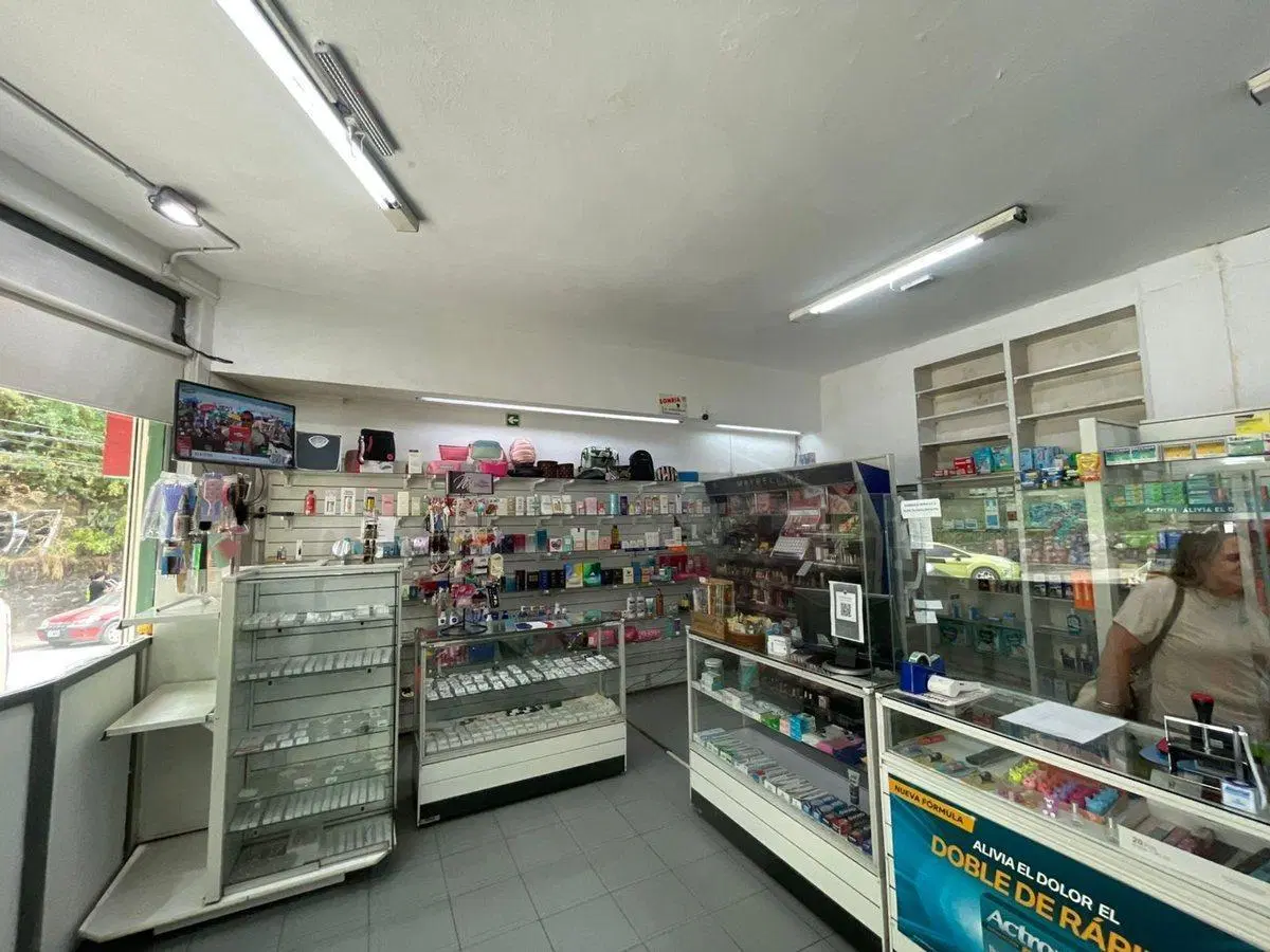 Se vende local comercial céntrico 3