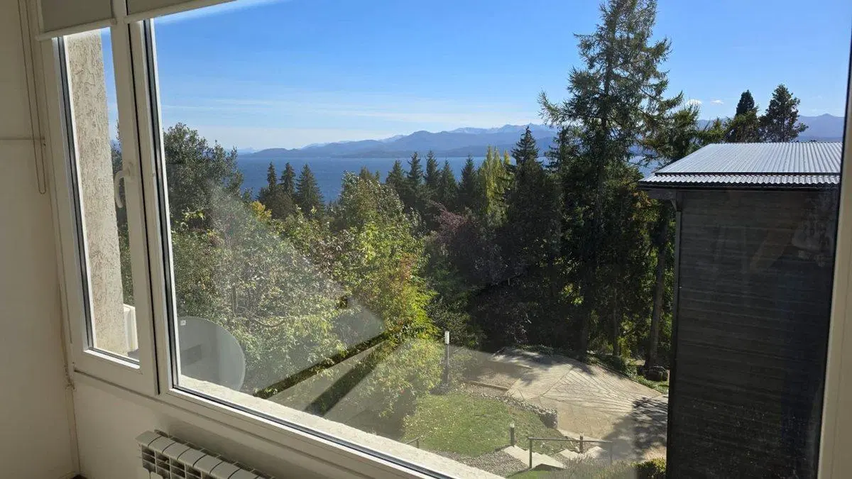 Venta Depto  y  cochera con vista  en Bariloche 2