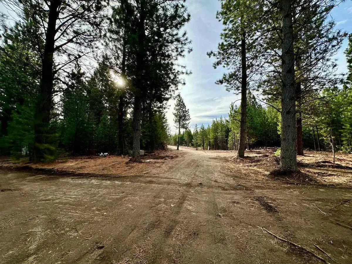 HERMOSO LOTE PLANO EN CLUB DE CAMPO DOS VALLES 2