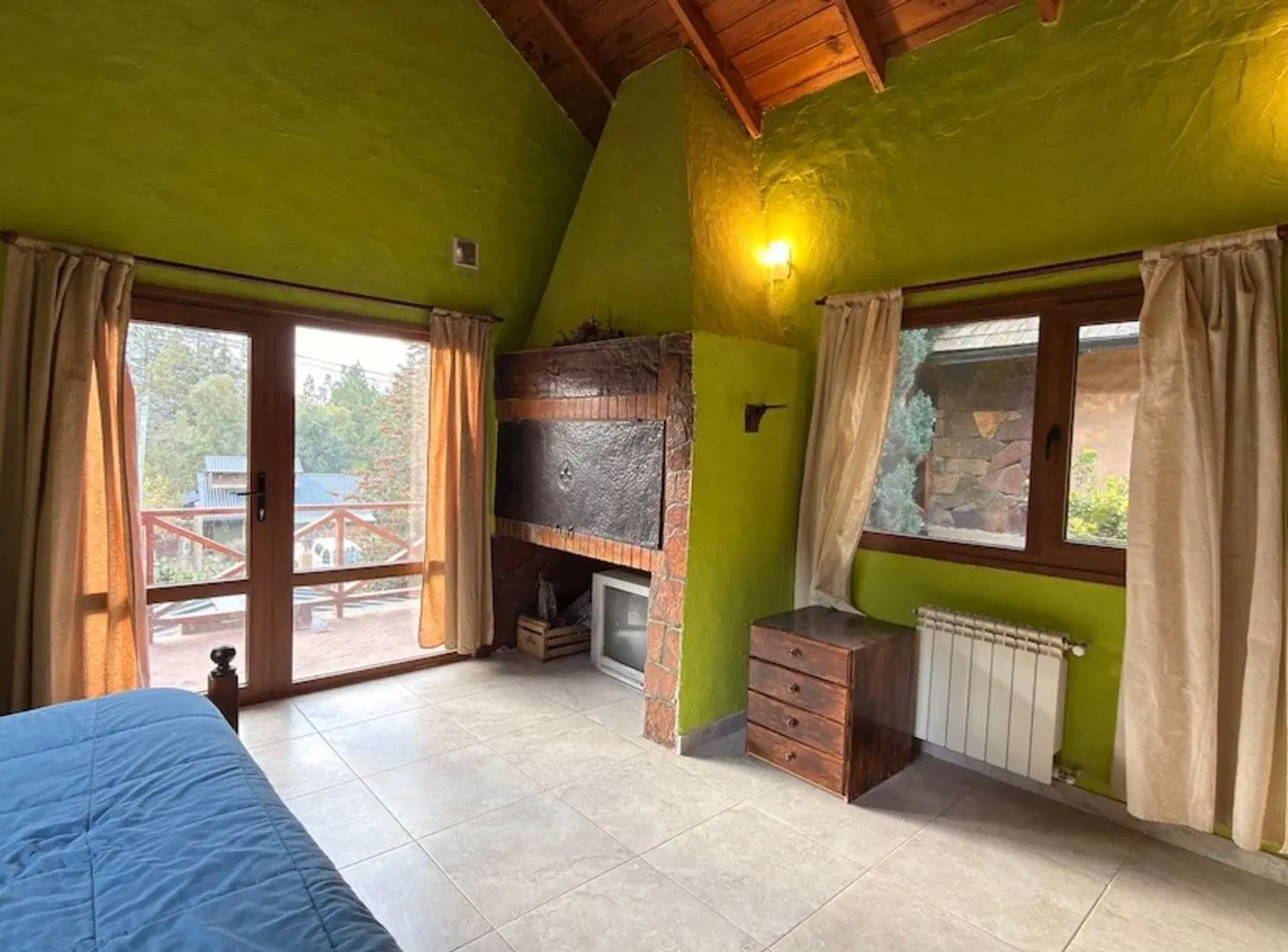 CASA MÁS 2 DEPARTAMENTOS con parque y cochera Km 7 5