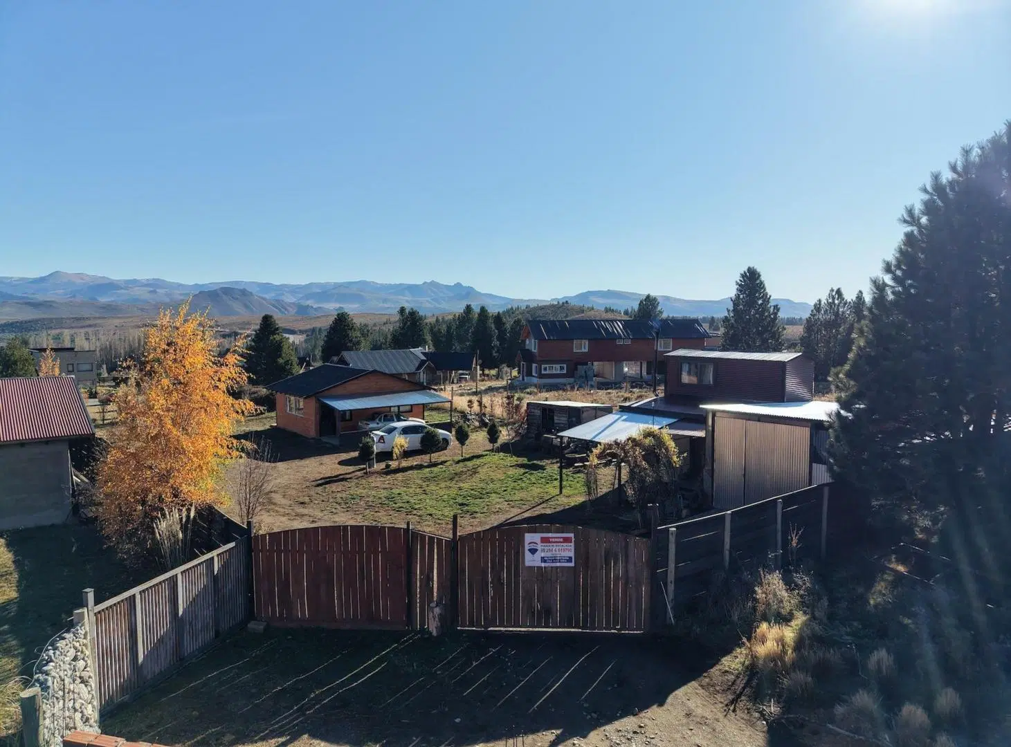 venta de 2 casas y amplio lote + galpon Dina Huapi 1