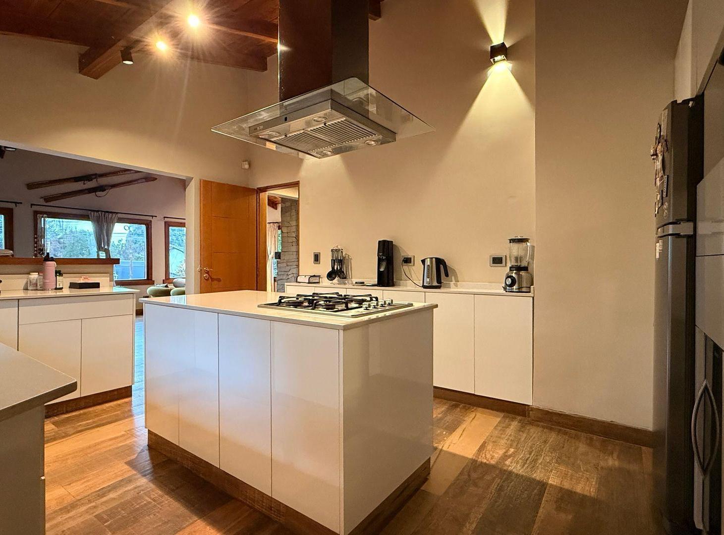 Foto de CASA EN MELIPAL DE ALTA CALIDAD CONSTRUCTIVA, imagen 1