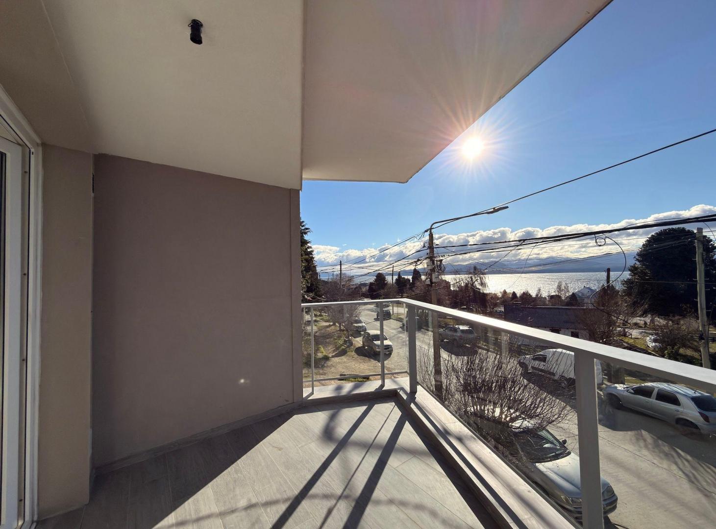 Foto de VENTA DOS AMBIENTES VISTA AL LAGO CENTRO TURISMO, imagen 2