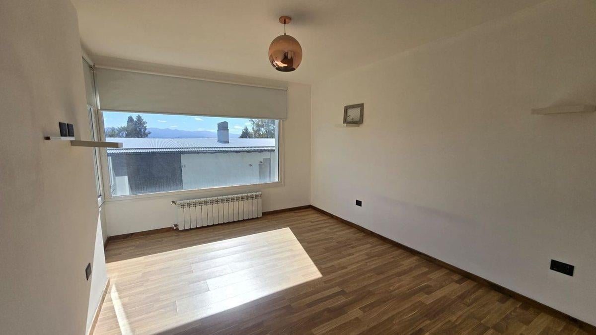 Foto de Venta Depto y cochera con vista en Bariloche, imagen 4
