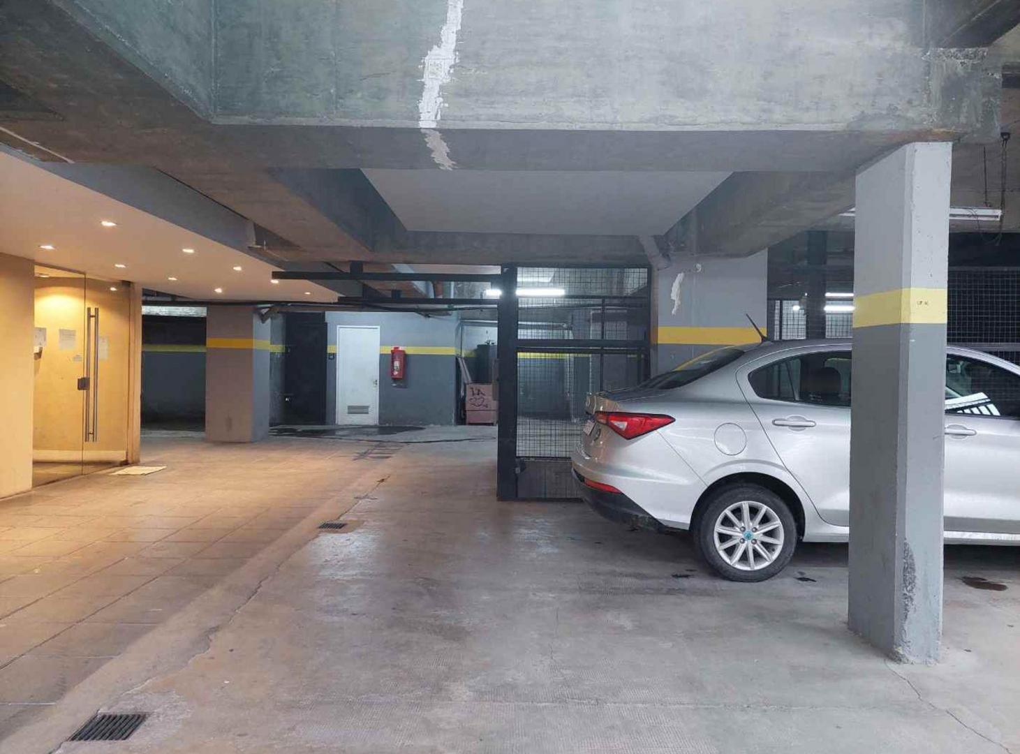 Foto de Cochera y Baulera a metros del Centro Cívico, imagen 2