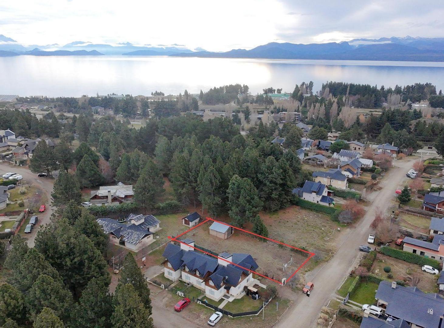 Foto de Hermoso lote plano, cercano al Lago bien ubicado., imagen 1