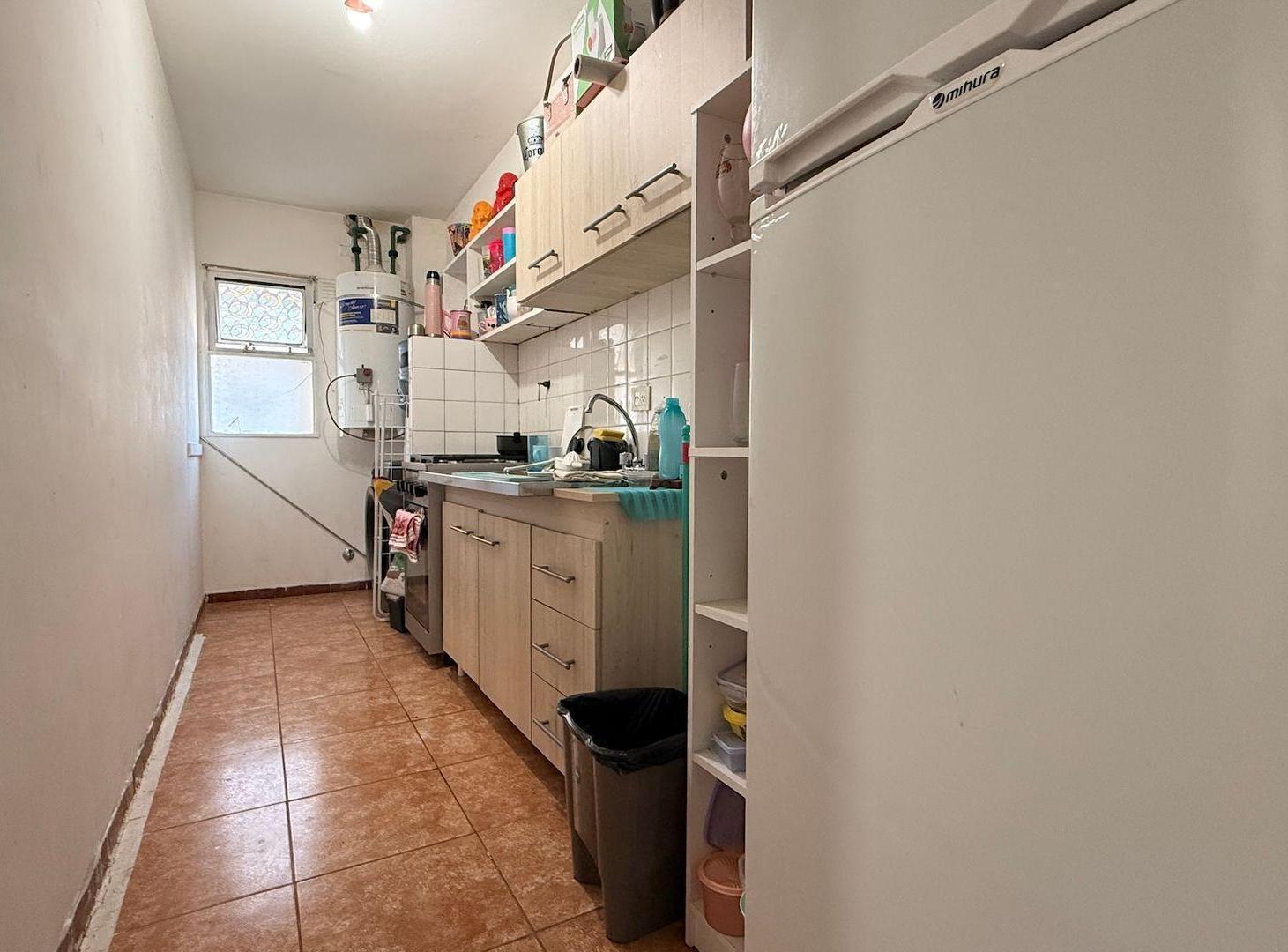 Foto de VENTA DEPARTAMENTO 3 AMBIENTES ZONA COMERCIAL, imagen 2