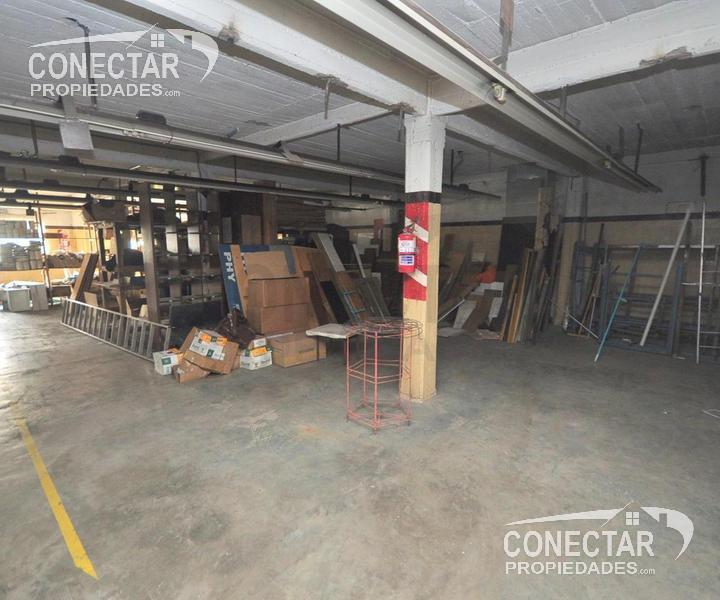 Foto de DEPÓSITO Y OFICINAS - A mts Av. montes de Oca - 2600m2 / LOTE 16.30 X, imagen 5