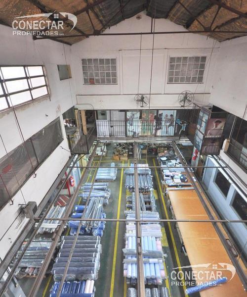 Depósito y Oficinas - a m Av Montes de Oca - 2600 m² / Lote 16.30 X 43.5 1