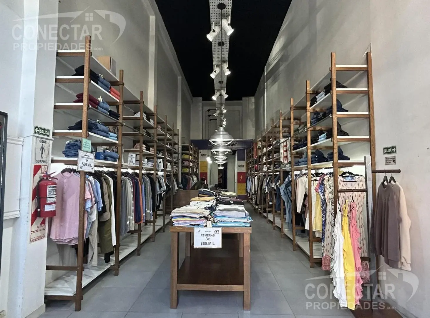Local 4 x 35 entre piso . Zona outlets - total 210 m2 - Primeras Marcas - Gurruchaga y Aguirre 4