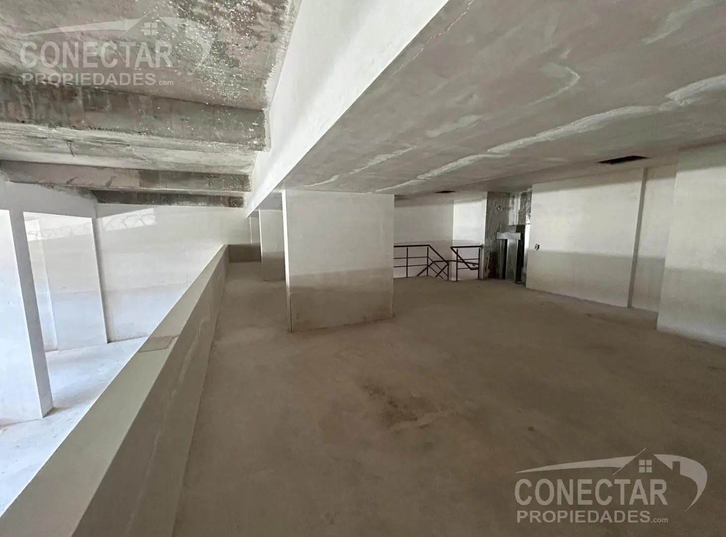 Av Cabildo y Congreso - Apto Gastro 16 mts de frente x 20 m entre piso - Doble Altura 5