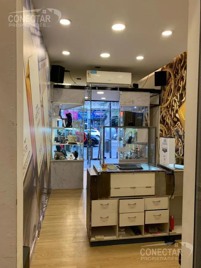 LOCAL EN VENTA Estación ONCE / PB 3m x 11m   ss / 50 m2 - Alto tránsito Peatonal 5