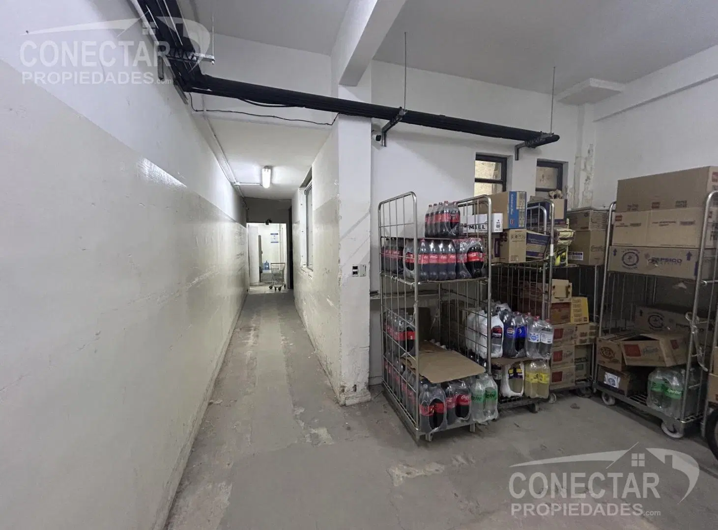 Local 300m2  con renta 6 x 30 (luego se ensancha ) - hasta 12mts de ancho - 4