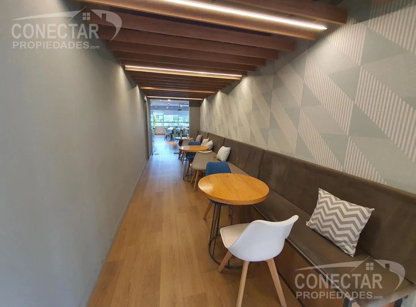 Oficina equipada y amoblada -  450 m2 -  vista al  rio - Liberatdor y Sucre - cocheras 2