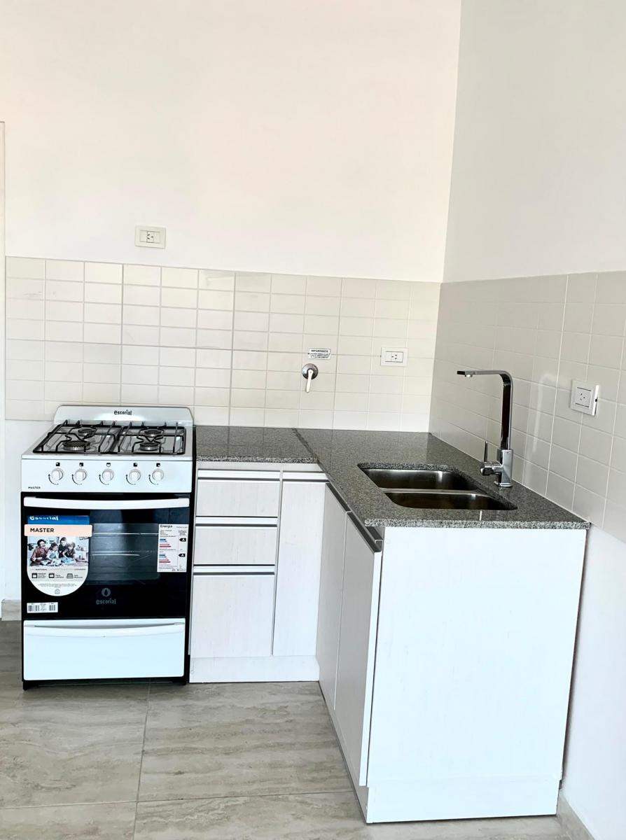 MONOAMBIENTE EN VENTA A ESTRENAR AL CONTRAFRENTE CON BALCON EN CUARTO PISO EN LOMAS DE ZAMORA