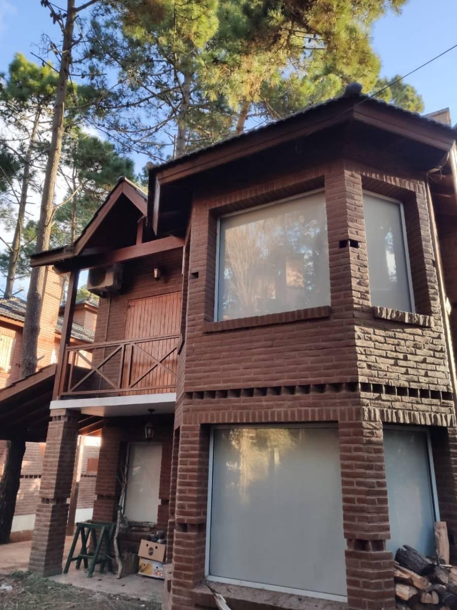 Excelente Cabaña de 4 Ambientes, en Costa del Este. 2