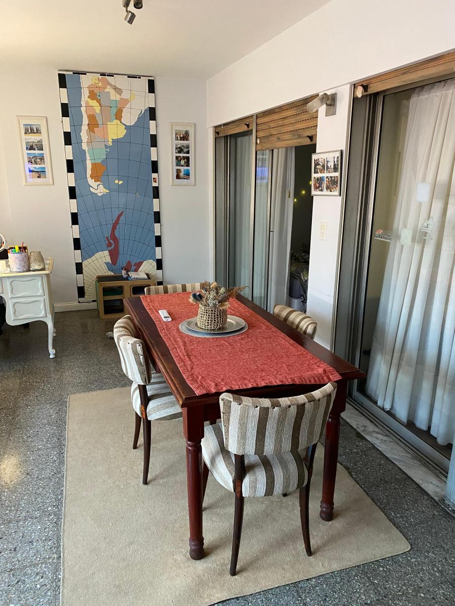 DEPARTAMENTO TIPO CASA EN VENTA EN AVELLANEDA - AL FRENTE AMPLIO Y LUMINOSO