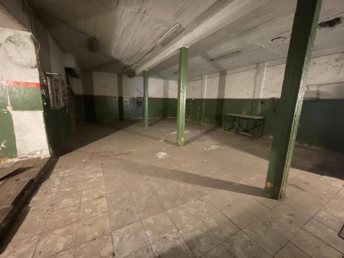 Venta en Block de 4 Locales y Una Casa de 4 Ambientes en Banfield 2