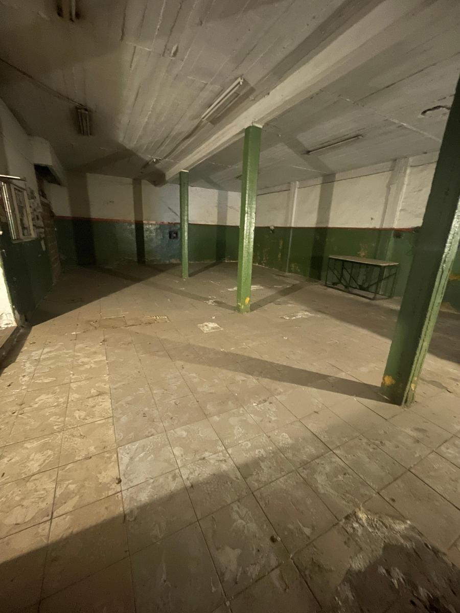 Venta en Block de 4 Locales y Una Casa de 4 Ambientes en Banfield 3