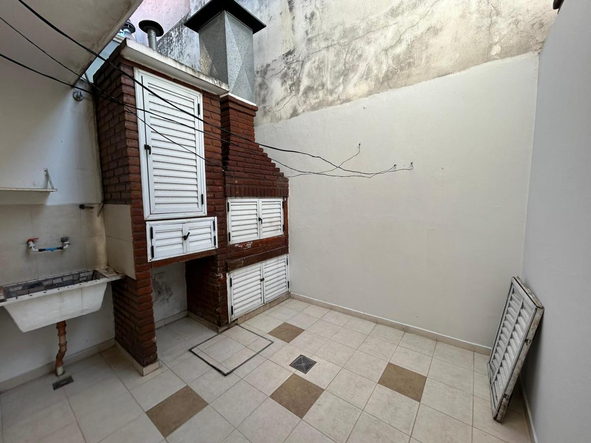 Triplex de 4 Ambientes en Venta en Lanus Este 4
