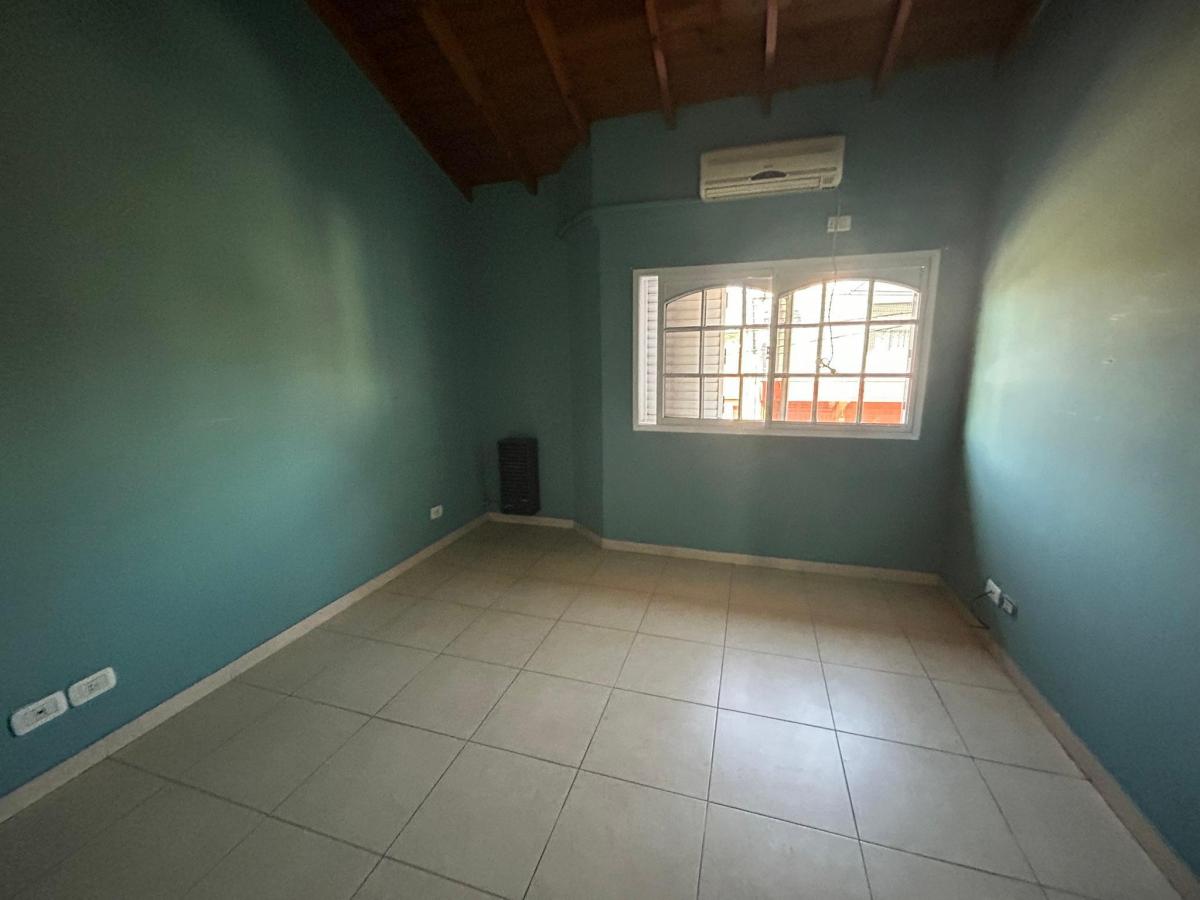 Triplex de 4 Ambientes en Venta en Lanus Este 5