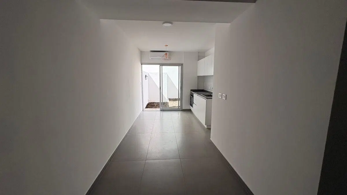 Departamento en Venta de 3 ambientes con patio a Estrenar en Banfield 4