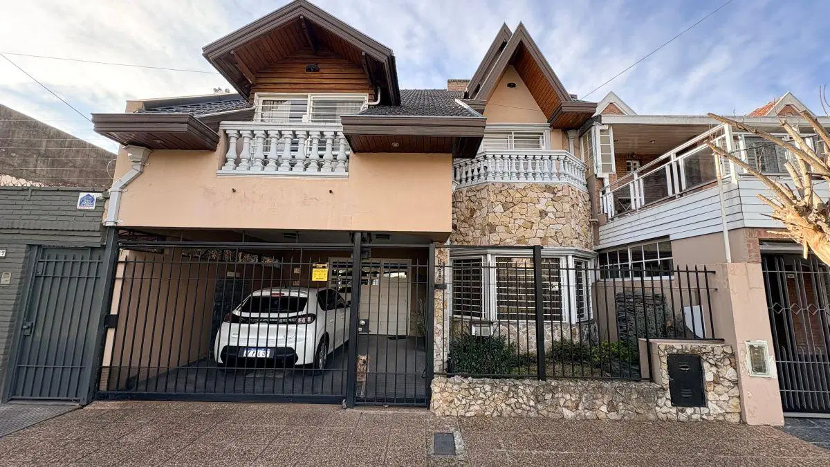 Casa en venta en Banfield Oeste 3