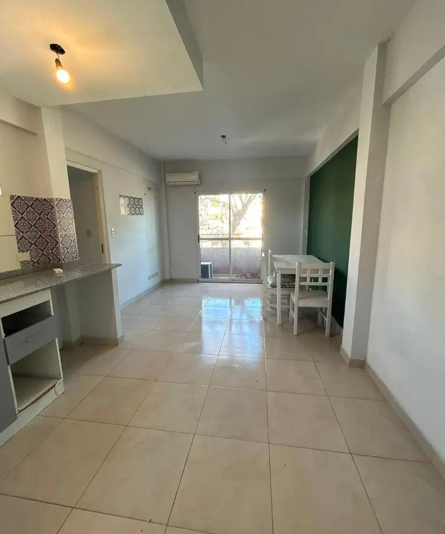Departamento de dos ambientes en alquiler con cochera en Banfield 3