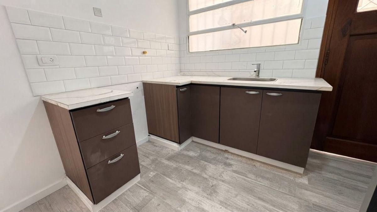 Foto de Departamento en P.H. con patio en Lomas de Zamora. SIN EXPENSAS., imagen 2